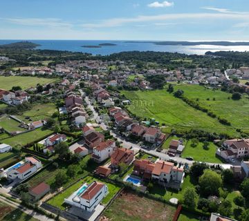 GRAĐEVINSKO ZEMLJIŠTE 690M2 U BLIZINI MORA - cover
