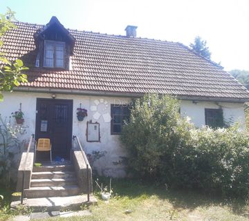 Imanje u Vrbovskom,  kuće,  šuma i livade.  - cover
