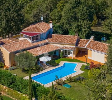 VILLA S BAZENOM I 4200M2 OKUĆNICE - POREČ - cover