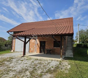 Gospodarsko-poljoprivredna zgrada sa bonus zemljištima - cover