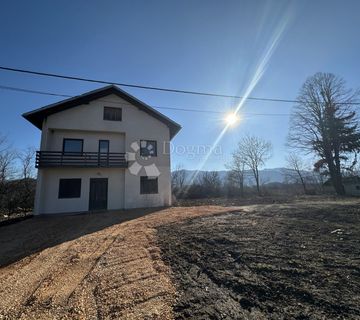 KUĆA U PRIRODI I UCRTANI OBJEKT S POGLEDOM VELEBIT - cover