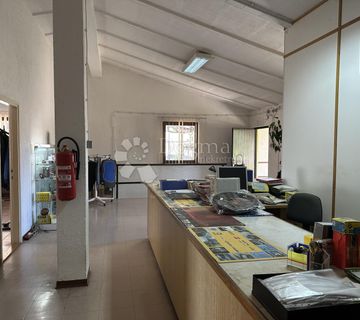 Matulji-poslovni prostor 400m2 sa 680 m2okućnice - cover