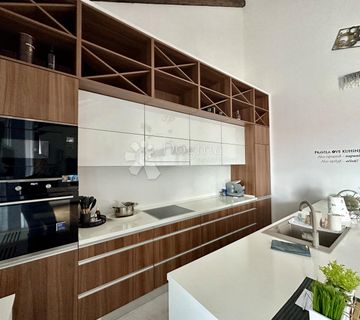 PENTHOUSE 140M2 kompletno namješten PRILIKA!! 300m od mora  - cover