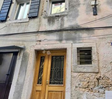 Preslatka kućica za potpunu renovaciju u srcu Vodnjana - cover