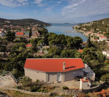 VELIKI DRVENIK- PREDIVNA KUĆA S TOP POGLEDOM - cover