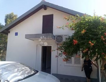 BILICE, KUĆA U BLIZINI PLAŽE - cover