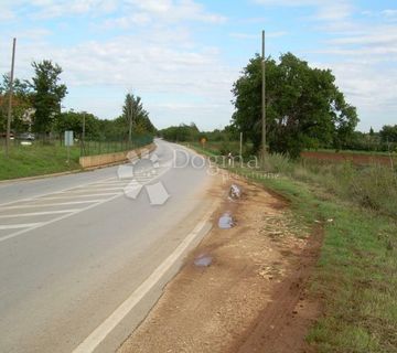 Prilika!! Poslovno-komercijalno zemljište od 3750 m² - cover