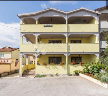 Istra - kuća s 5 apartmana u blizini Poreča - cover