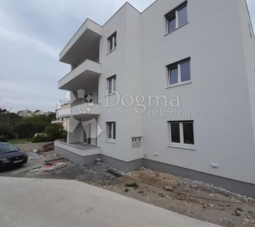 Trosobni stan u modernoj novogradnji. Banjol Rab - cover