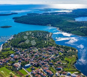 Građevinsko zemljište 954 m2 sa strujom i vodom POGLED MORE - cover