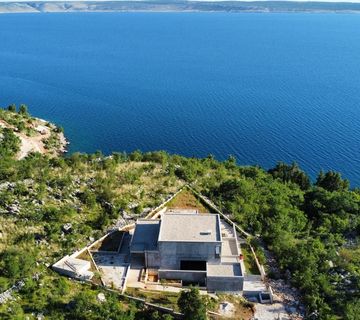 ZADAR, STARIGRAD  - Roh bau vila pokraj mora - cover