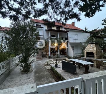 ZADAR, SABUNIKE - Kuća sa 6 apartmana - Prilika za investiciju! - cover