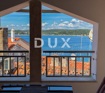 ROVINJ, CENTAR – vrhunsko uređeni objekt u srcu Rovinja s krovnom terasom, pogled, jacuzzi - cover