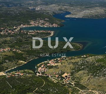 ŠIBENIK, BILICE - Građevinsko zemljište s pogledom na more - 2639 m2 - cover