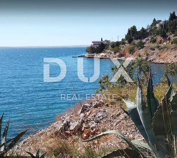 ZADAR, TRIBANJ - građevinsko zemljište prvi red do mora 4.525 m2 za stambenu zgradu - stanove / apartmane / obiteljsku kuću / villu! PRILIKA!  - cover