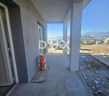 SRDOČI, ZAMET GORNJI, MARINIĆI- stan 67m2 prizemlje DB+2S s pogledom na more i natkrivenom terasom + okoliš 90m2 - cover