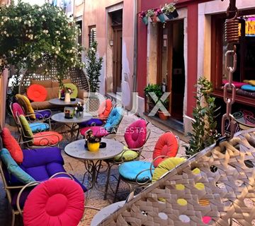 ISTRA, ROVINJ - Ugostiteljski objekt i apartman, drugi red do mora - cover
