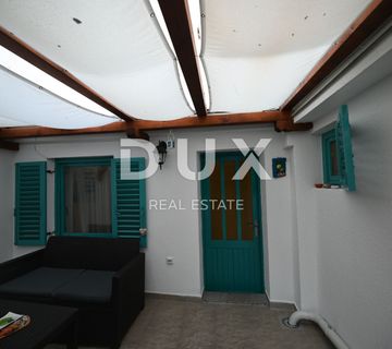 ISTRA, PULA - Idealna investicija u srcu grada- apartman s terasom! - cover