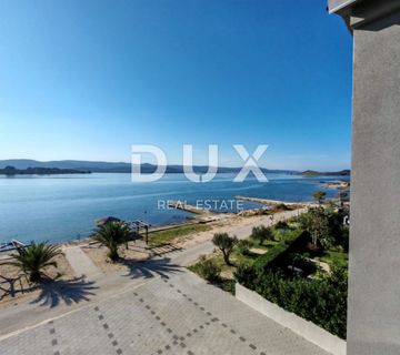 ZADAR, TURANJ - Prvi red do mora! Pogled na more! Atraktivna dva stana! - cover