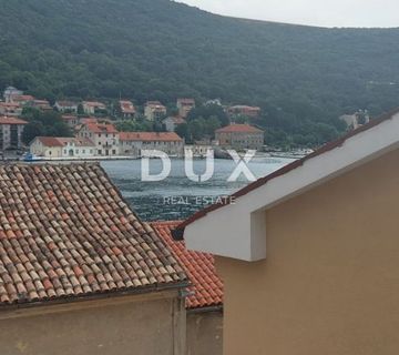 RIJEKA, BAKAR - kuća samo 43 metra udaljena od mora + garaža za 3 automobila! PRILIKA! - cover