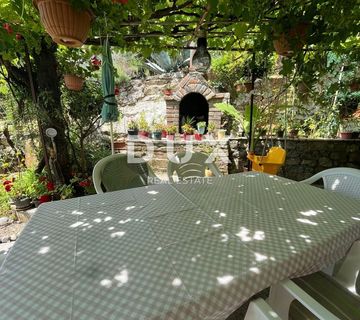 OPATIJA - Stan u vili blizu mora - cover