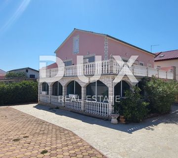 ŠIBENIK, PIROVAC - kuća sa dva velika stana - cover