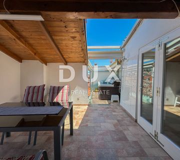 ROVINJ, CENTAR – vrhunsko uređeni objekt u srcu Rovinja s krovnom terasom, pogled, jacuzzi - cover