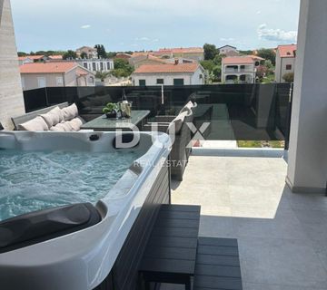 ZADAR, PRIVLAKA - Penthouse na 130m od mora - cover