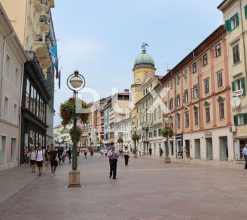 RIJEKA, KORZO - PRILIKA! - Poslovni prostor 1100m2 na Korzu - cover