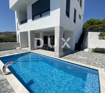 ŠIBENIK, VODICE – PRILIKA! Novoizgrađena dvojna kuća s bazenom! - cover