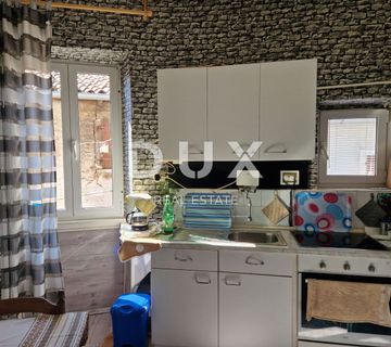 ISTRA, ROVINJ - Stan u centru grada - cover