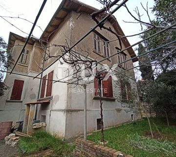 ISTRA, PULA - Austrougarska vila za renovaciju u blizini mora  - cover