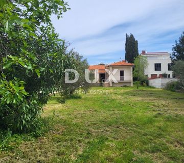 BIOGRAD NA MORU - Rijetka prilika: 1000 m2 zemljišta s kućom - cover