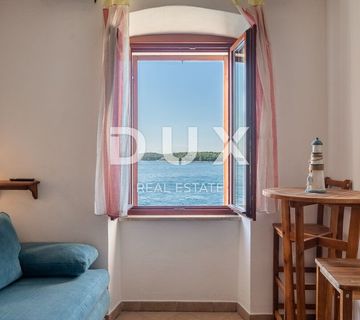 ISTRA, ROVINJ - Luksuzan i uređen stan, prvi red do mora - cover