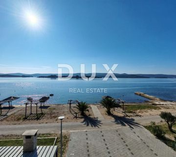 ZADAR, TURANJ - Prvi red do mora! Pogled na more! Atraktivna garsonijera u Turnju! - cover