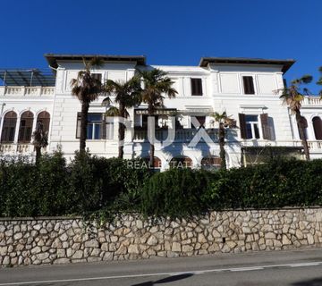 OPATIJA, CENTAR - DVA STANA 96 m2 + POMOĆNA ZGRADA U DVORIŠTU!!! PRILIKA!!! - cover
