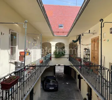 POSLOVNI PROSTOR – TRG BANA JELAČIĆA, ZAGREB - cover