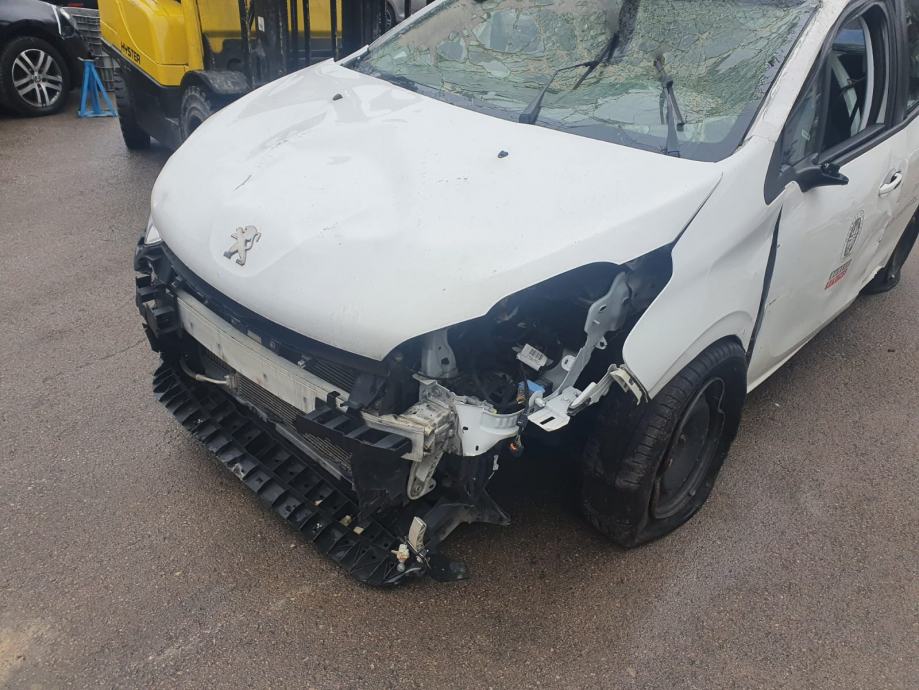 peugeot-208-1-6-bluehdi-slika-142907777