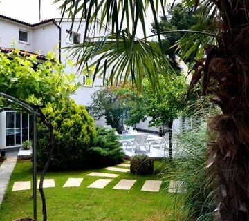 Istra,Pula,kuća sa 3 stana i apartmanima blizu mora - cover