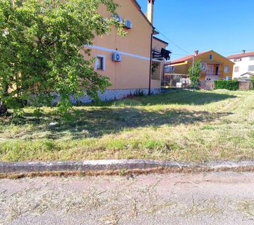 Istra,Umag,građevinsko zemlijšte s dozvolom i projektom - cover
