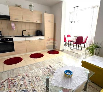 Istra,Rovinj,stan 43m2,balkon,parking,centar - cover