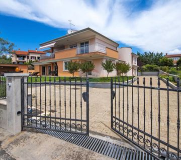 Istra,Rovinj-7km,luksuzna vila,mirna lokacija-okućnica 1719m2 - cover