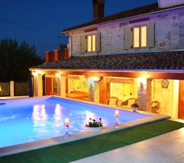 Istra,Kaštel-Vila s bazenom i apartmanska kuća - cover