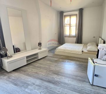 Istra,Rovinj,stan u centru,pogled more,26m2 - cover