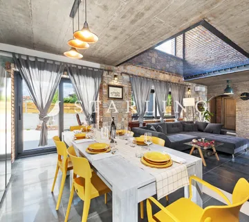 VILA S BAZENOM, PRODAJA, KANFANAR, 204 m2 - cover