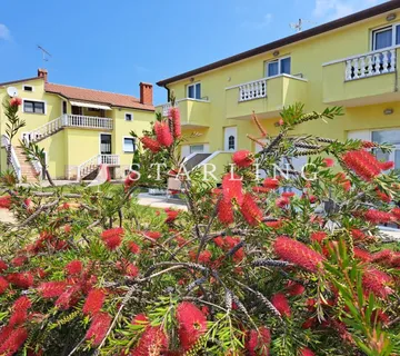 KUĆA SA POSLOVNIM PROSTOROM, PRODAJA, UMAG, 420 M2 - cover