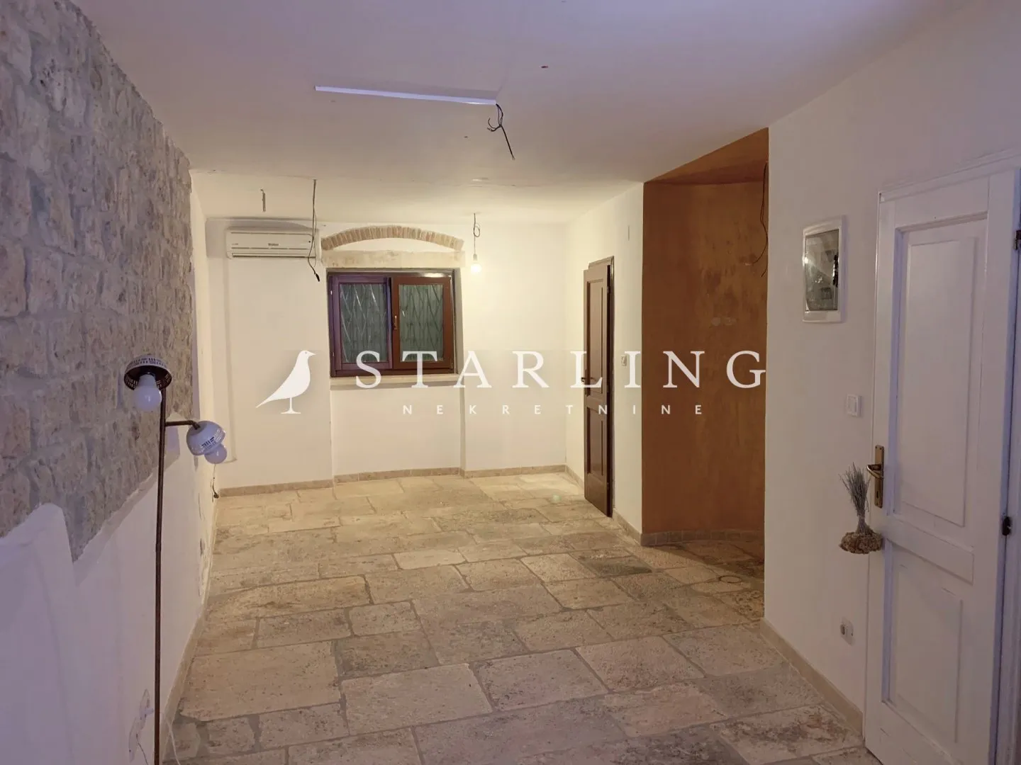 POSLOVNI PROSTOR, PRODAJA, ROVINJ, 25 m2 - cover