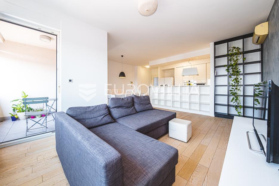 Zagreb, Knežija, moderan četverosoban penthouse NKP 125,54 m2, 2 parkirna mjesta - cover