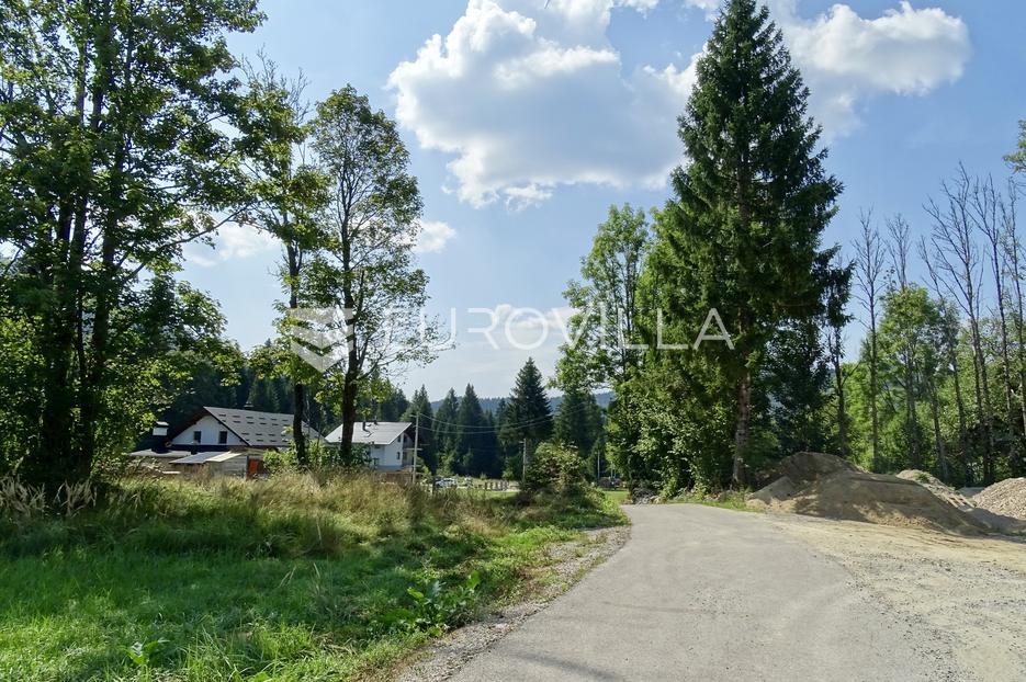 Delnice, Lučice - idealan građevinski teren za villu ili investiciju - cover