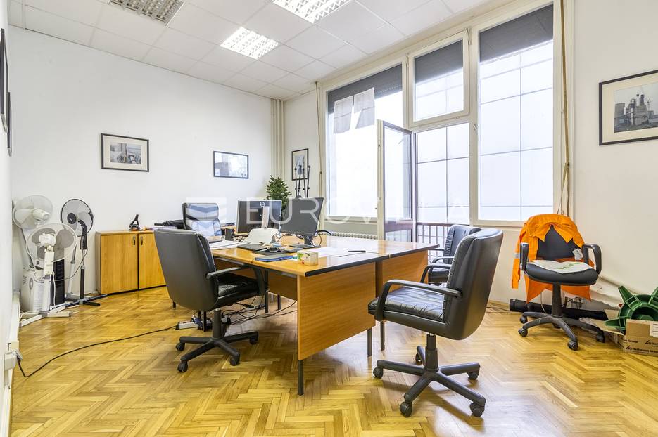 Cvjetno naselje, Veslačka ulica uredski prostori 202 m2 - cover